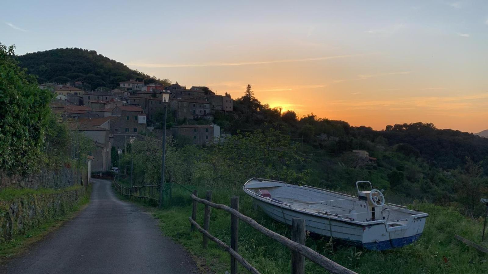 La Casa Delle Stelle Apartamento Tirli Exterior foto